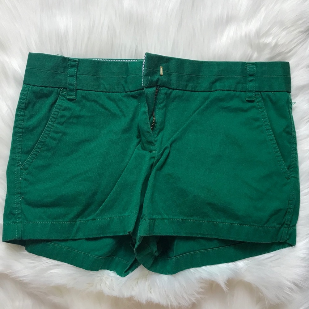 J.Crew 3 in Broken In Chino Shorts. Dark Green. 6